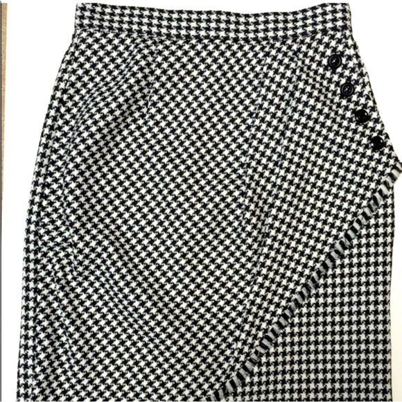 NWT TAHARI HOUNDSTOOTH SKIRT - Picture 2 of 6